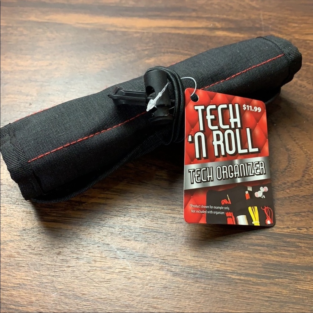 New Tech ‘n Roll Tech Organizer.     #E.8